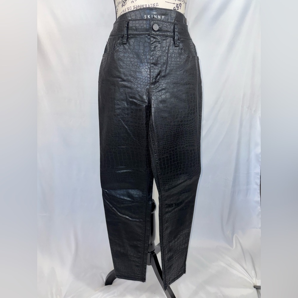 NWT: White House Black Market Black Croc-Embossed Skinny Jeans (v)